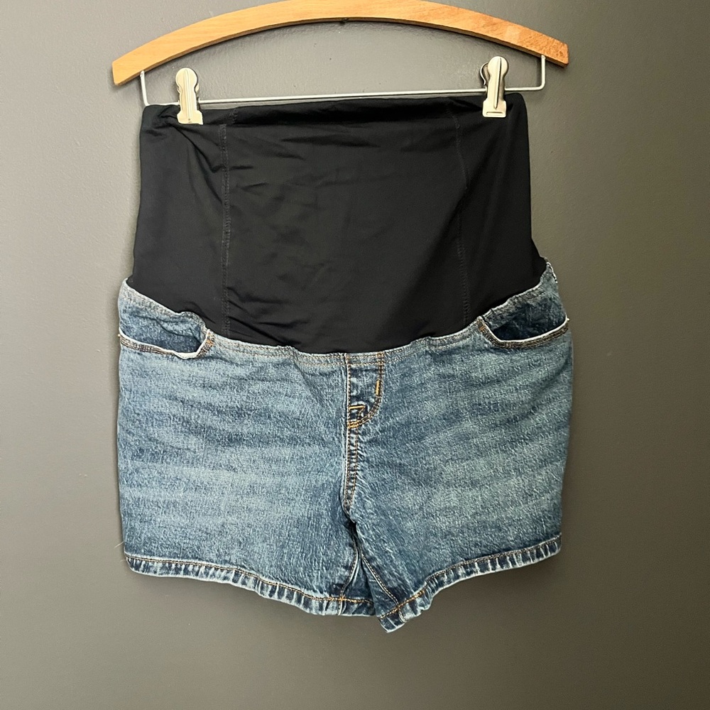 Isabel maternity denim jean shorts midi size 4